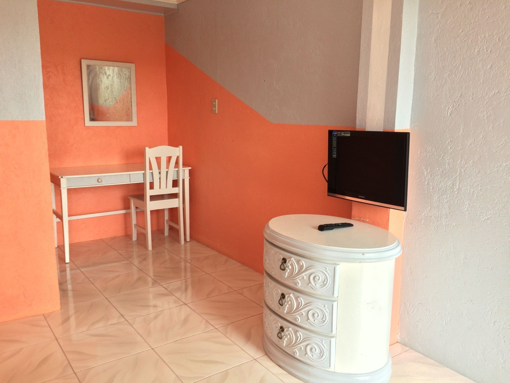 El Paso Inn Тагайтай Экстерьер фото